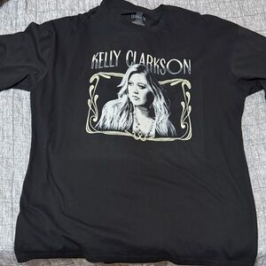 Black Kelly Clarkson Graphic T-Shirt vegas 2023/24 New Year’s Eve